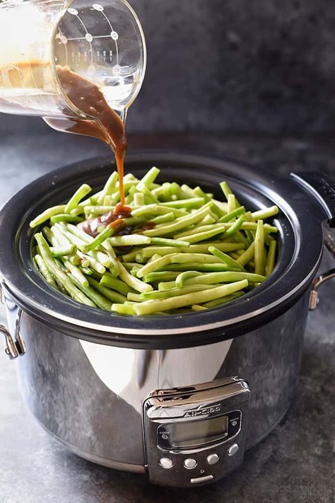 Slow Cooker Green Bean Recipes, Cook Green Beans, Beans Recipe Crockpot, Crockpot Green Beans, Slow Cooker Green Beans, Cooking Fresh Green Beans, Beans In Crockpot, Green Beans Side Dish, Green Beans Recipe