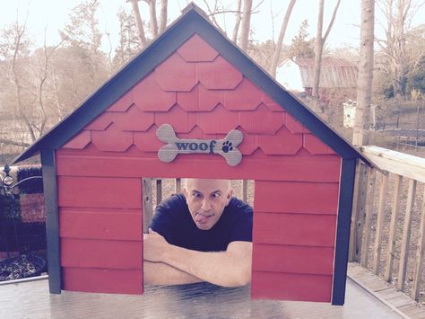 Dog House Photo Booth, Dog House Backdrop, Dog Booth Display Ideas, Dog Photo Booth Ideas, Dog Photo Backdrop, Dog Photobooth, Dog Photo Booth, Dog Themed Crafts, Dog Event