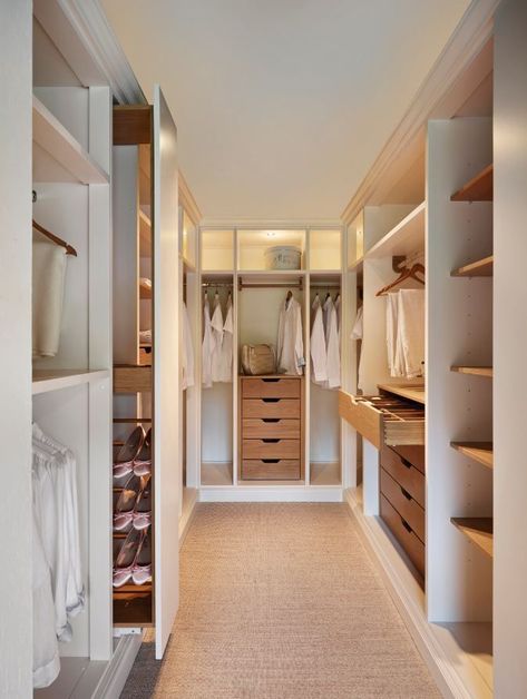 Custom Closet Design, Simple Dressing, Walking Closet, Dream Closet Design, Closet Design Layout, Walk In Closet Design, Dressing Room Design Small, Modern Closet, Closet Layout