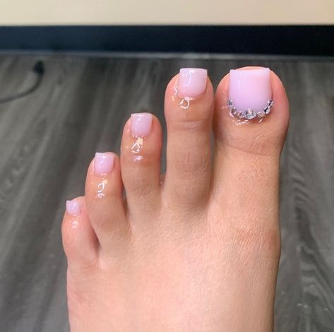 Triniti Alexis on Instagram: “my 2nd acrylic toe set! swipe for application and before pictures 😍 #houstonnails #katynails #cypressnails #acrylictoes #nails…” Bling Toe Nails, 2022 Nails, Pedicure Designs Toenails, Gel Toe Nails, Nails Pretty, Acrylic Toes, Acrylic Toe Nails, Toe Nail Color, Pretty Toe Nails