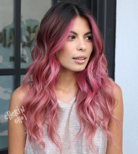 pink balayage for brunettes Pink Hair Highlights, Pink Ombre Hair, Pink Highlights, Hair Color Pink, Ombre Hair Color, Pastel Hair, Hair Dye Colors, Hair Color Balayage, Hair Inspiration Color