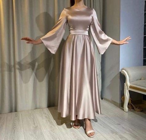 Hijabi Bridesmaid Dresses Satin, Muslim Prom Dress Simple, Hijabi Evening Gowns, Evening Party Dress Classy Long Sleeve, Long Dress Hijab Bridesmaid, Prenses Dress, Simple Dresses For Hijab, Prom Dresses For Hijabis, Dress Satin Hijab Simple