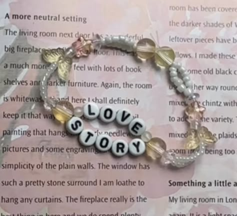 Taylor Wildest Dreams, Swiftie Bracelet, Eras Bracelet, Taylor Concert, Taylor Swift Tour Outfits, Bracelet Inspo, Friendship Bracelets With Beads, Friendship Bracelets Designs, Handmade Jewlery