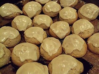 wanna try these, jubilee jumbles - my grandma made these every Christmas. Favorite cookie ever! Cranberry Recipes Easy, Jumble Cookies, Canned Milk, Cobbler Easy, Peach Cobbler Easy, Favorite Cookbooks, Cranberry Recipes, Small Snacks, To My Friend