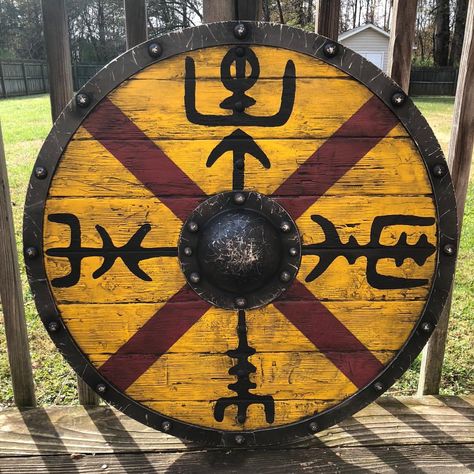 Sheild Ideas Art, Viking Shield Design, Norse Mythology Odin, Escudo Viking, Danish Vikings, Norse Culture, Viking Party, Viking Pagan, Valhalla Viking