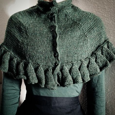 Victorian Knitting Patterns, Outlander Knitting Patterns Free, Victorian Knitting, Victorian Crochet Patterns, Knitted Cape Pattern, Crochet Cape Pattern, Victorian Crochet, Outlander Knitting Patterns, Victorian Cape