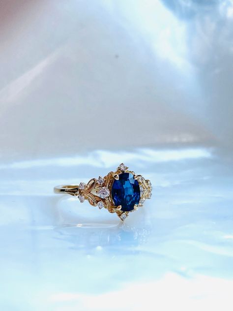 Safire Rings Engagement Gold, Safire Rings Engagement, Safire Rings, Rings Engagement Gold, Filigree Ring Engagement, Sapphire Rose Gold Ring, Sapphire Engagement Ring Vintage, Vintage Inspired Engagement Rings, Peach Sapphire