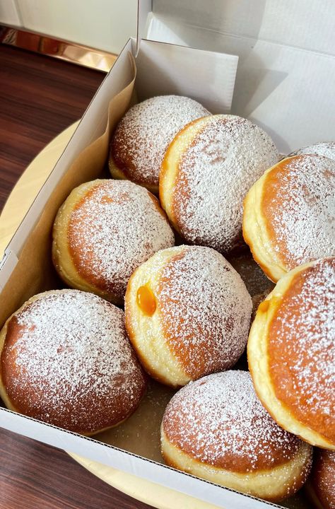 A photo of the finished jam donuts, beautifully arranged on a plate. Jam Doughnut Recipe, Jam Doughnut, Grandma Pie, Jam Donut, Donuts Recipe, Recipe Example, Homemade Donuts, Doughnut Recipe, Apricot Jam