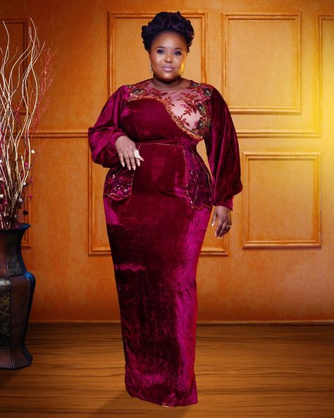 Velvet Gown Styles, Queens Outfits, Celebrity Wear, Gown Styles For Ladies, Materials Gown Style, Lace Dress Classy, Unique Party Dresses, Ankara Long Gown Styles, Velvet Dress Designs