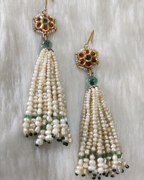 Divine Jewellery, Pearl Bridal Jewelry Sets, Beaded Wedding Jewelry, Pearl Tassels, Hyderabadi Jewelry, Gold Jewelry Prom, Neck Pieces Jewelry, Fancy Jewelry Necklace, Bridal Jewelry Vintage