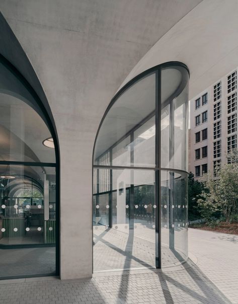 David Chipperfield converts Parisian office into ​​Morland Mixité Capitale David Chipperfield Architecture, Chipperfield Architecture, Paris Buildings, David Chipperfield Architects, David Chipperfield, Youth Hostel, Affordable Housing, Landscape Architect, Site Design