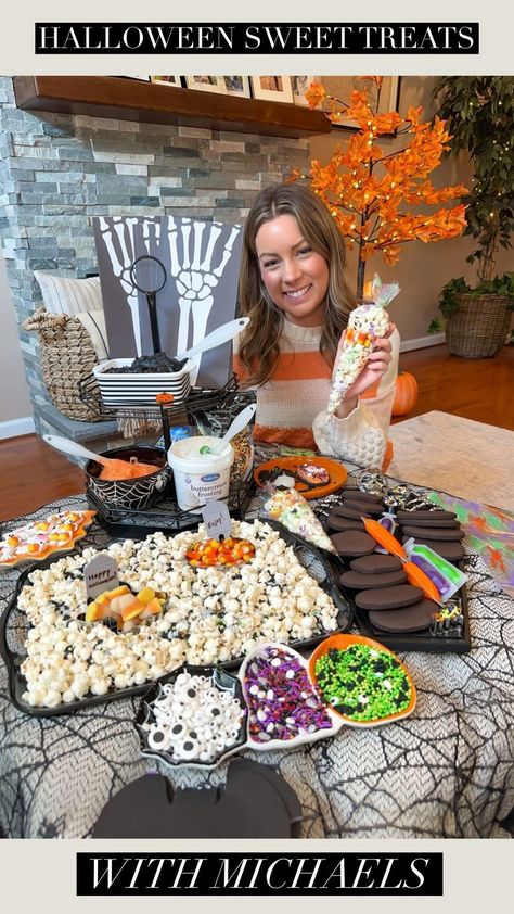 Tara Panasiuk | FALL POPCORN BAR 🍁🍿 Comment “POPCORN” to be sent all the items used here 🧡 This is the perfect sweet and salty snack combo that your... | Instagram Fall Popcorn Bar, Halloween Popcorn Bar, Fall Popcorn, Popcorn Toppings, Halloween Popcorn, Popcorn Mix, Halloween Movie Night, Popcorn Bar, Halloween Movie