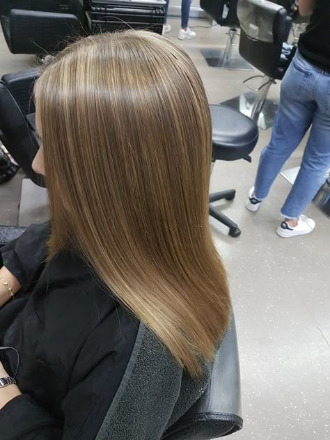 Light Hair Colour Ideas, Honey Blonde Highlights On Light Brown Hair, T Bar Highlights, Highlights On Natural Blonde Hair, Light Highlights On Dirty Blonde Hair, Dirty Blonde Hair Straight, Straight Dirty Blonde Hair, Light Brown Hair With Subtle Highlights, Balayage On Dark Blonde Hair