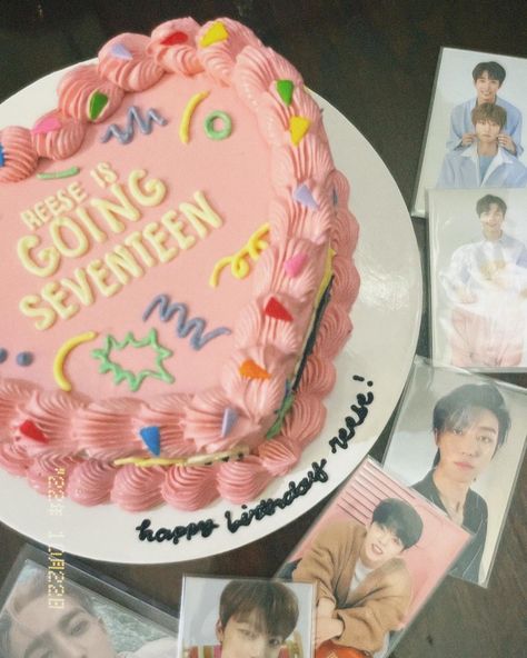 Going Eighteen Cake, Carat Cake Seventeen, Going 17 Cake, Hitorijanai Cake, Seventeen Cake Design Kpop, Svt Cakes Ideas, Going Svt Cake, Seventeen Themed Cake, Going Seventeen Cake Design