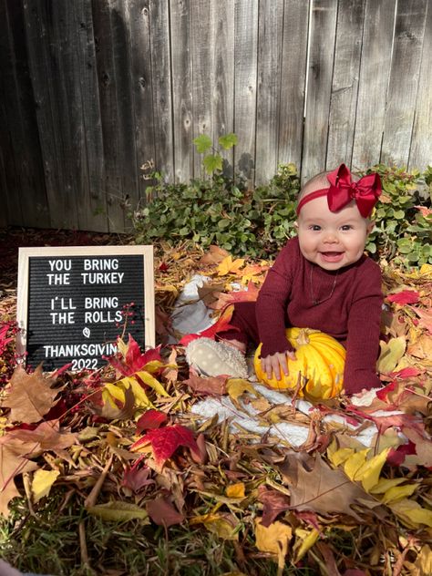 My First Thanksgiving Pictures, Baby First Thanksgiving Pictures, Thanksgiving Infant Photoshoot, November Photoshoot Ideas Baby, 10 Month Photoshoot Ideas, Thanksgiving Baby Photoshoot, Thanksgiving Photoshoot Ideas, Thanksgiving Baby Pictures, Photoshoot For Baby