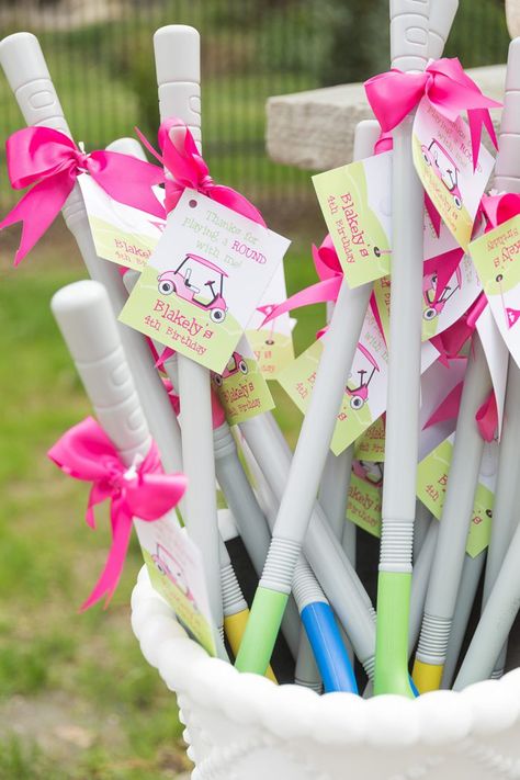 Pink golf birthday party - DIY printable favor tags from Chickabug Pink Golf Party, Golf Party Favors For Kids, Fore Party, Audrey Marie, Golf First Birthday, Golf Theme Party, First Birthday Party Favor, Golf Party Favors, Golf Birthday Party