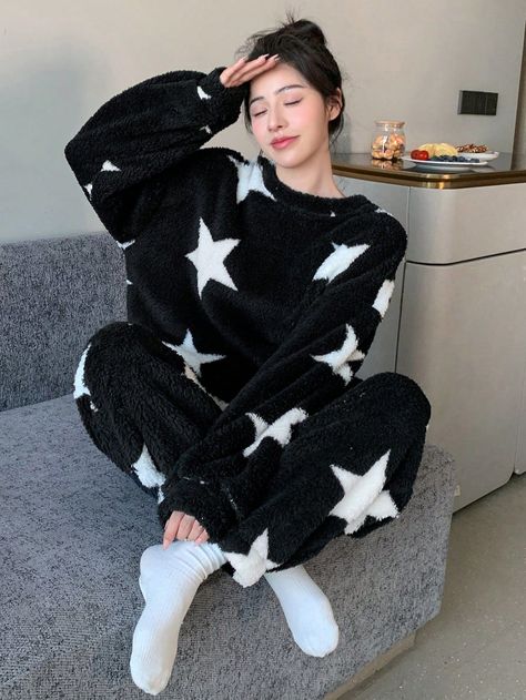 Pyjamas Aesthetic Winter, Cute Winter Pajamas, Pijamas Winter, Shein Pajamas, Winter Pijama, Pajama Winter, Star Pajamas, Cute Pijamas, Clothes Sleep