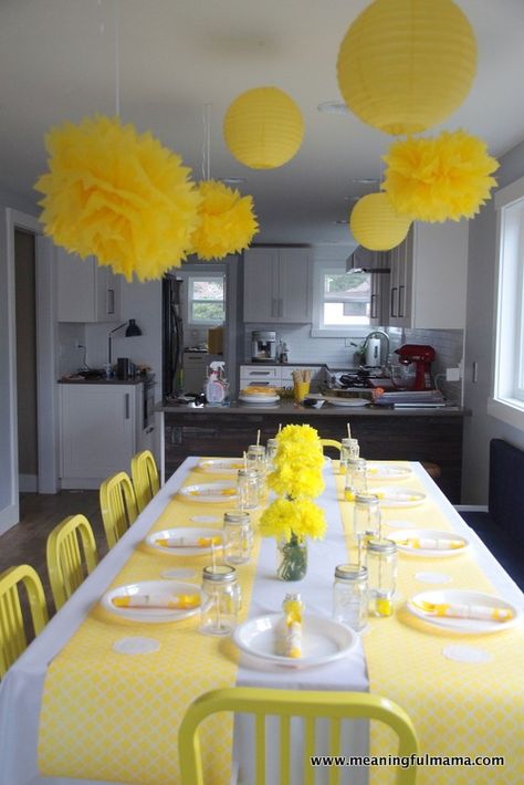 1-Sunshine Birthday Party Ideas - Kenzie 7 Apr 2, 2016, 6-043 Yellow 3rd Birthday Party, Yellow 18th Birthday Party, Yellow And White Party Theme, Sunshine Table Decorations, Yellow 21st Birthday Ideas, Ideas For First Birthday Girl, Sunshine Party Food, First Birthday Girl Summer, Yellow Themed Birthday Party