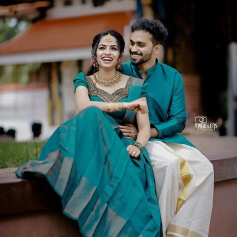 Engagement Dress In Kerala, Engagement Traditional Outfits, Hindu Engagement Look, Save The Date Dress Ideas Kerala Modern, Couple Dresses For Engagement Indian, Kerala Traditional Engagement Dress, Kerala Engagement Dress Hindus, Kerala Reception Dress For Bride, Hindu Engagement Dress Kerala