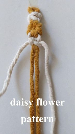 Daisy Flower Pattern, Simpul Makrame, Corak Menjahit, Pola Macrame, Macrame Knots Pattern, Bracelet Craft Diy, Pola Gelang, Diy Bracelets Patterns, Pola Sulam