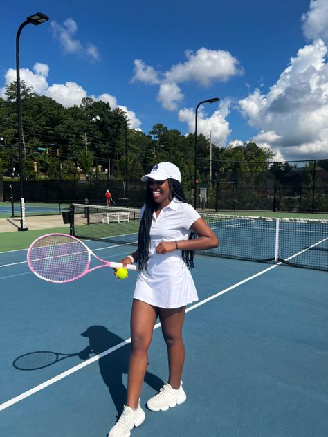 Tennis Girl Outfit Black Women, Tennis Outfit Summer, Tennis Outfit Cold Weather, Tennis Black Women, Table Tennis Outfit, Tennis Outfit Black Women, Tennis Dress Outfit Fashion, Dress To Impress Tennis Match, Tennis Player Outfit