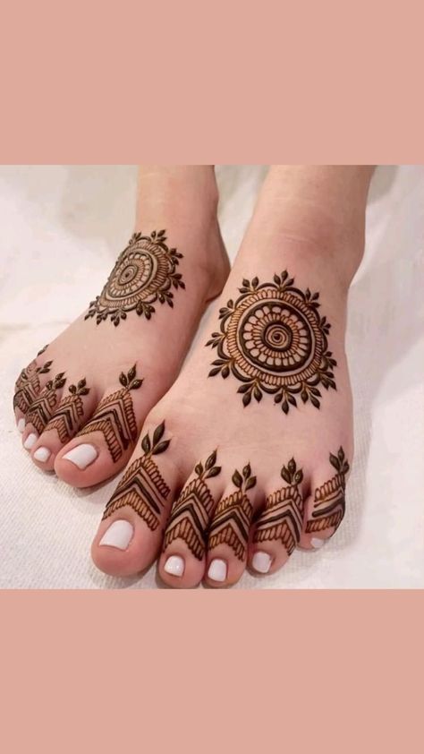 #mehndi #henna #wedding #hennaart #hennaartist #mehndidesigns #hennatattoo #mehendi #mehndidesign #hennadesign #mehndiartist #hennadesigns #mehndiart #bride #bridalhenna #hennainspire #art #hennalove #indianwedding #bridalmehndi #bridal #mehandi #love #hennawedding #pakistaniwedding #hennainspo #mehndilove #whitehenna #mehndibride #hennainspiration Leg Mehendi Design, Bridal Mehandi, Henna Wedding, Leg Mehndi, Legs Mehndi Design, Simple Mehndi Designs Fingers, White Henna, Mehndi Brides, Mehndi Simple