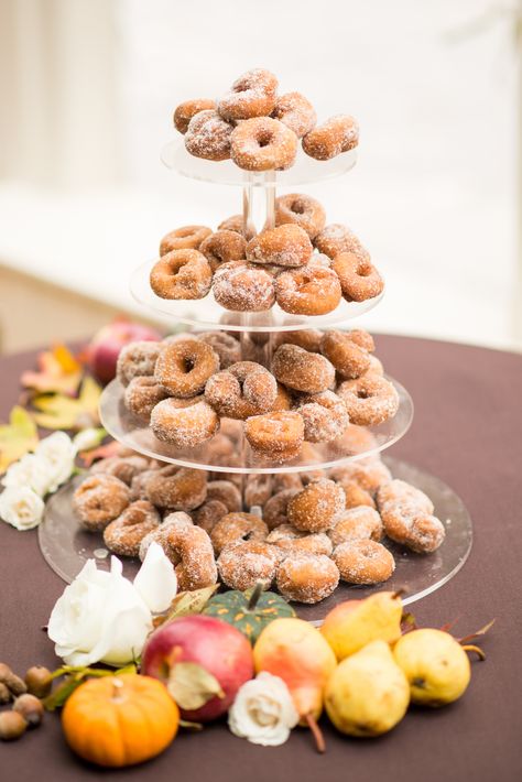 Donuts Wedding, Fall Donuts, Fall New York, Donut Tower, Wedding Donuts, Fall Brunch, Fall Birthday Parties, Fall Bridal Shower, Shower Food