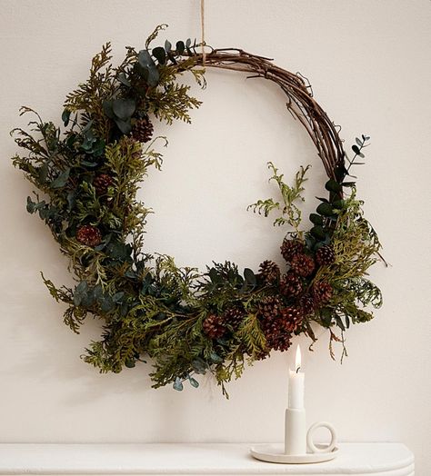 Florist Workshop, Juniper Wreath, Plant Wreath, Eucalyptus And Pine, Dried Floral Wreaths, Christmas Advent Wreath, Dried Wreath, Dried Plants, Foliage Wreath