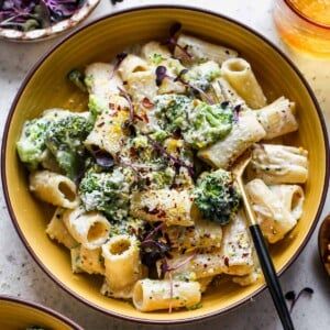 20 Minute Lemon Ricotta Pasta with Broccoli - Dishing Out Health Ricotta Pasta Recipes Healthy, Lemon Ricotta Rigatoni, Skillet Ricotta Pasta With Roasted Broccoli, Broccoli Ricotta Pasta, One Pot Pasta With Ricotta And Lemon, Ricotta Lemon Pasta, Hormone Foods, Ricotta Broccoli, Lemon Broccoli Pasta