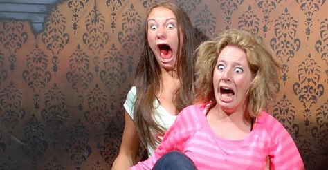 35 Amazing Photos Of People Getting Scared Shitless Funny Incidents, Awkward Photos, Funny Poses, Draw The Squad, Pictures Of People, Pose Reference Photo, Instagram Foto, Funny People, 그림 그리기