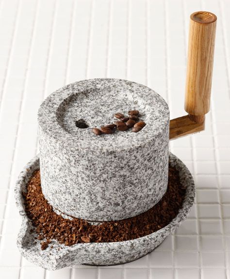 Coffee Mill Grinder, Grind Coffee, Manual Coffee Grinder, Coffee Grinders, Coffee Equipment, Stone Products, Japanese Products, Beautiful Coffee, Drink Coffee