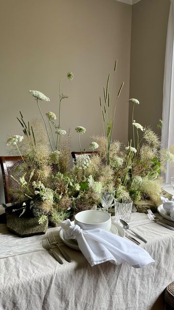 Pampas Grass Floral Arrangement, Log Flower Arrangement, Rock Wedding Centerpieces, Green And Brown Flower Arrangements, Small Winter Flower Arrangements, Yarrow Arrangement, Foraged Flower Arrangements, March Floral Arrangements, Wildflower Wedding Tablescape