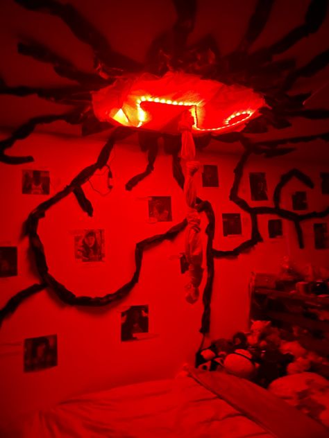 stranger things stranger things season 4 grunge emo cool decorations LED portal diy scary horror Horror Room Ideas Home Decor, Stranger Things Inspired Room, Stranger Things Bedroom Ideas, Stranger Things Bedroom, Stranger Things Room Ideas, Stranger Things Room Decor, Fnaf Bedroom, Horror Bedroom Ideas, Stranger Things Room