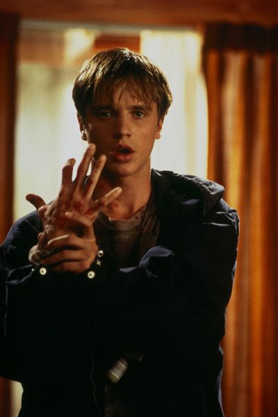 Anton Tobias from Idle Hands Devon Sawa Casper, Devon Sawa 90s, Fine Characters, Boy Actors, 90s Heartthrobs, Devon Sawa, Idle Hands, Thriller Movies, Movie Buff