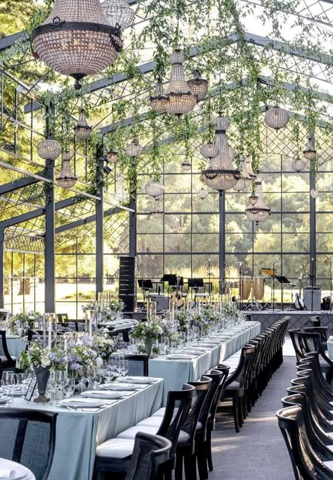 Glass House Reception, Covered Patio Wedding Ceremony, Glass Event Space, Glasshouse Wedding Decor, Indoor Wedding Venue Ideas, Green House Wedding Venues, Wedding Venue Interior, Glass Tent Wedding, Rooftop Garden Wedding