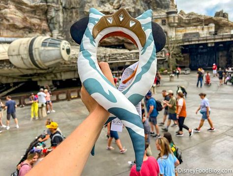 Disney’s Latest Star Wars Ears Are a CHOICE But We’re So Here For It Star Wars Ears, Gold Headpiece, Disneyland Park, Disney Food Blog, Ahsoka Tano, Disney S, Disney Ears, Anakin Skywalker, Mickey Ears