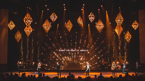 Christmas Stage Decorations, Church Stage Decor, Christmas Stage Design, Christmas Eve Service, Church Christmas Decorations, Christmas Stage, Church Aesthetic, Christmas Church, Church Stage Design