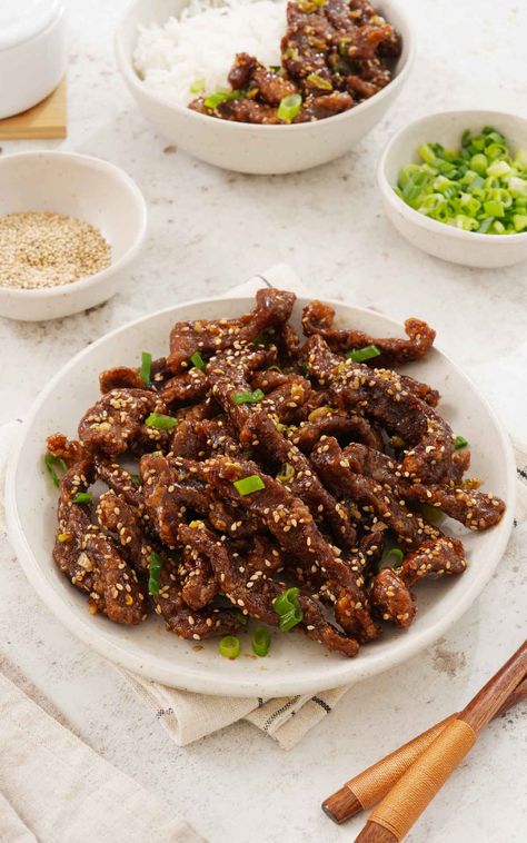 Crispy Sesame Beef - Khin's Kitchen Khins Kitchen Recipes, Honey Sesame Sauce, Sweet And Sour Beef, Sesame Beef, Plain Rice, Beef Marinade, Crispy Beef, Vegan Beef, Honey Sesame