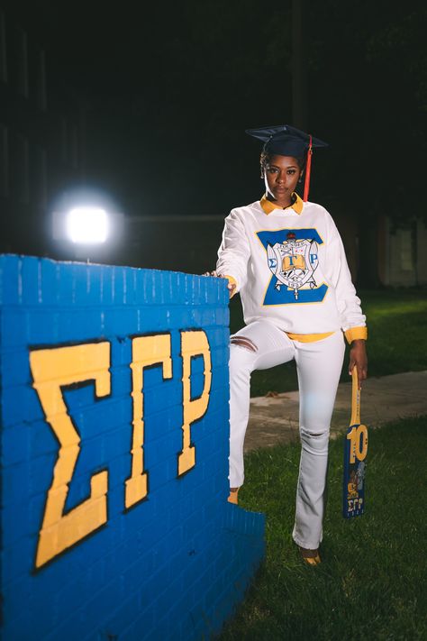 Sgrho Photoshoot Ideas, Sigma Gamma Rho Graduation Pictures, Sigma Gamma Rho Photoshoot, Sigma Gamma Rho Outfits, 2026 Graduation, Graduation Cartoon, Sorority Graduation, Sigma Gamma Rho Sorority, Greek Paraphernalia