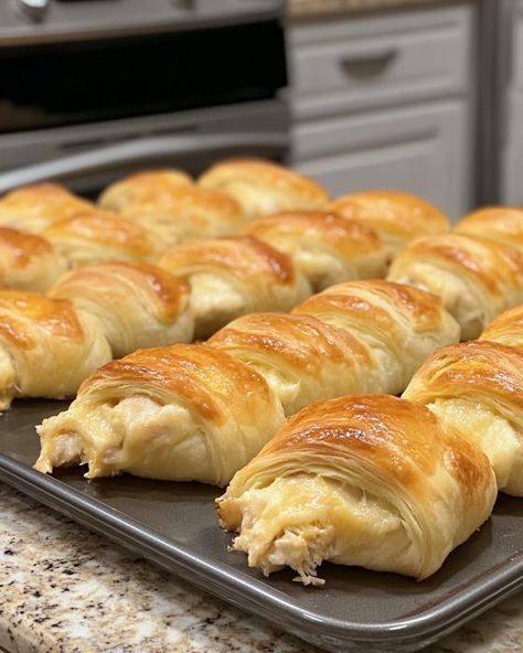 After a single bite, my friend ran to me wanting to know how I made it. Chicken Crescent Rolls, Chicken Casseroles, Crescent Recipes, Cooked Chicken Recipes, Crescent Roll Recipes, Chicken Dishes Recipes, Crescent Rolls, Chicken Dinner Recipes, Empanadas