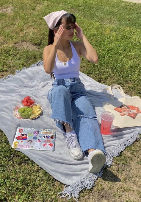 Picnic Spring Outfit, Comfy Picnic Outfit, Picnic Casual Outfits, Picnic Outfit Spring Casual, Summer Outfits Picnic, Cute Summer Picnic Outfits, Picnic Summer Outfit, Cute Picnic Date Outfits, Birthday Outfit Picnic