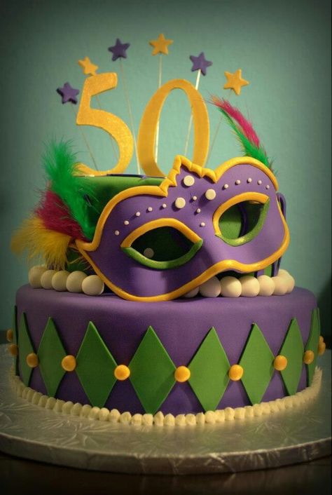 Masquerade/Mardi Gras cake by Lana Cakes Mardi Gras Cake Topper, Masquerade Cakes, Mardi Gras Cake, Red Birthday Cakes, Theme Carnaval, Mardi Gras King Cake, Cake Liner, Mardi Gras Food, Mardi Gras Party