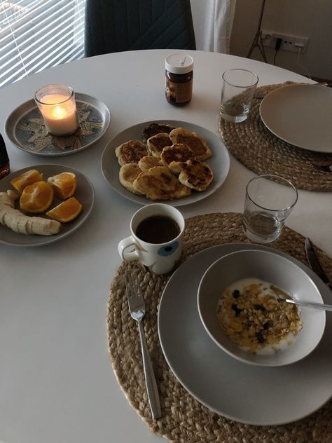 Fall Morning Breakfast, Fall Morning Aesthetic, Cozy Fall Morning, Morning Candle, Autumn Brunch, Fall Saturday, Autumn Breakfast, Cozy Brunch, Saturday Breakfast