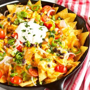 Healthy Vegetarian Nachos - The Busy Baker Mexican Nachos Recipe, Meatless Nachos, Vegetarian Nachos Recipe, Rainbow Vegetables, Veggie Nachos, Mexican Nachos, Healthy Nachos, Vegetarian Nachos, Nachos Recipe Easy