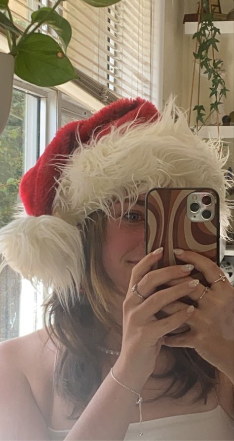 #christmas #merrychristmas #instagramstoryideas #cute #mirrorselfie #christmasphotos #festive #mirrorselfiestory Christmas Selfie Ideas, Christmas Pic, Christmas Mirror, Instagram Filters, Mirror Pic, Foto Ideas Instagram, Selfie Ideas, Instagram Filter, Cute Poses For Pictures