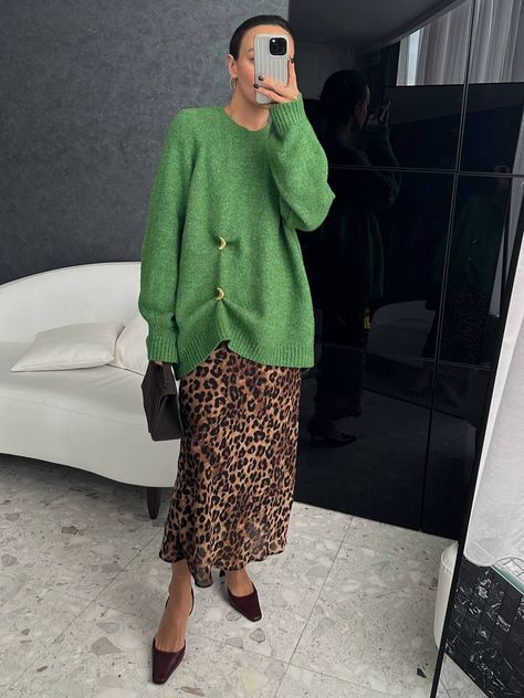 Winter Green Skirt Outfit, Emerald Green And Brown Outfit, Green Purse Outfit Ideas, Leopard Print Skirts, Eclectic Fashion Style Inspiration, Chartreuse Sweater Outfit, How To Style Green Sweater, How To Style Leopard Skirt, Leopard Slip Skirt Outfit