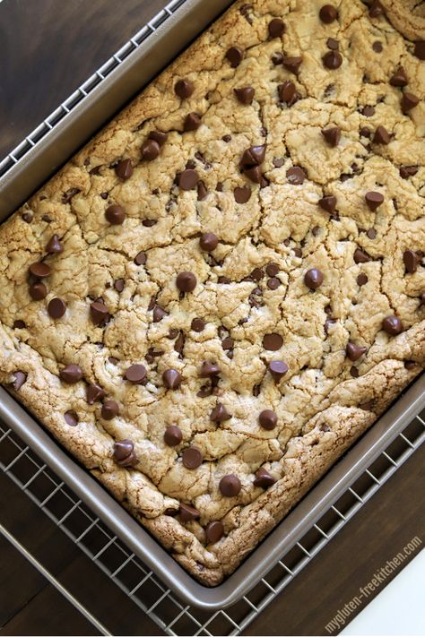 Gluten Free Oatmeal Chocolate Chip Bars, Gluten Free Cookie Bars Easy, Paleo Chocolate Chip Cookie Bars, Almond Flour Chocolate Chip Cookie Bars, Gluten Free Oatmeal Cookie Bars, Gf Cookie Bars, Gluten Free Chocolate Chip Cake, Gluten Free Chocolate Chip Bars, Keto Chocolate Chip Cookie Bars