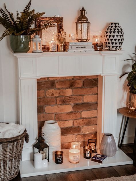 new year fireplace 1 Fake Fireplace Diy, Build A Faux Fireplace, Fake Fireplace Mantel, Fireplace Mantels Ideas, Empty Fireplace Ideas, Small Electric Fireplace, Faux Mantle, Fireplace Box, Modern Farmhouse Fireplace