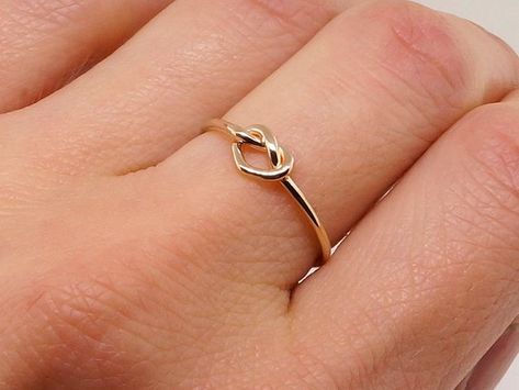 Simple heart knot promise ring Knot Promise Ring, Heart Knot Ring, Snake Ring Gold, A Promise Ring, Gold Knot Ring, Gold Finger Rings, Heart Knot, Love Knot Ring, Promise Ring For Her