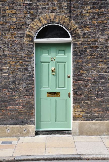 Brass Door Furniture looking good on light green. Click below for door furniture from Priors: http://www.priorsrec.co.uk Mint Door, Bus Ideas, Casa Exterior, Front Door Colors, Green Door, Green Collection, Paint Colours, Door Color, Beautiful Doors